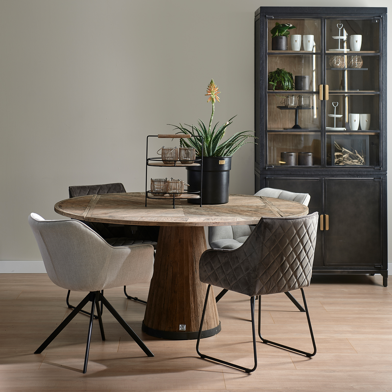 Carnaby Dining Armchair Turning Leg, mouliné linen, fabulous flax Carnaby Dining Armchair Turning Leg, mouliné linen, fabulous flax