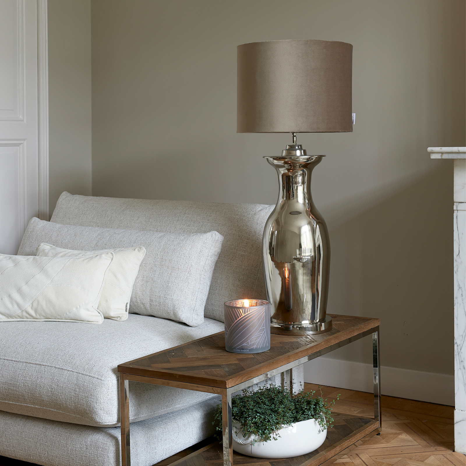 Roger Hotel Lamp