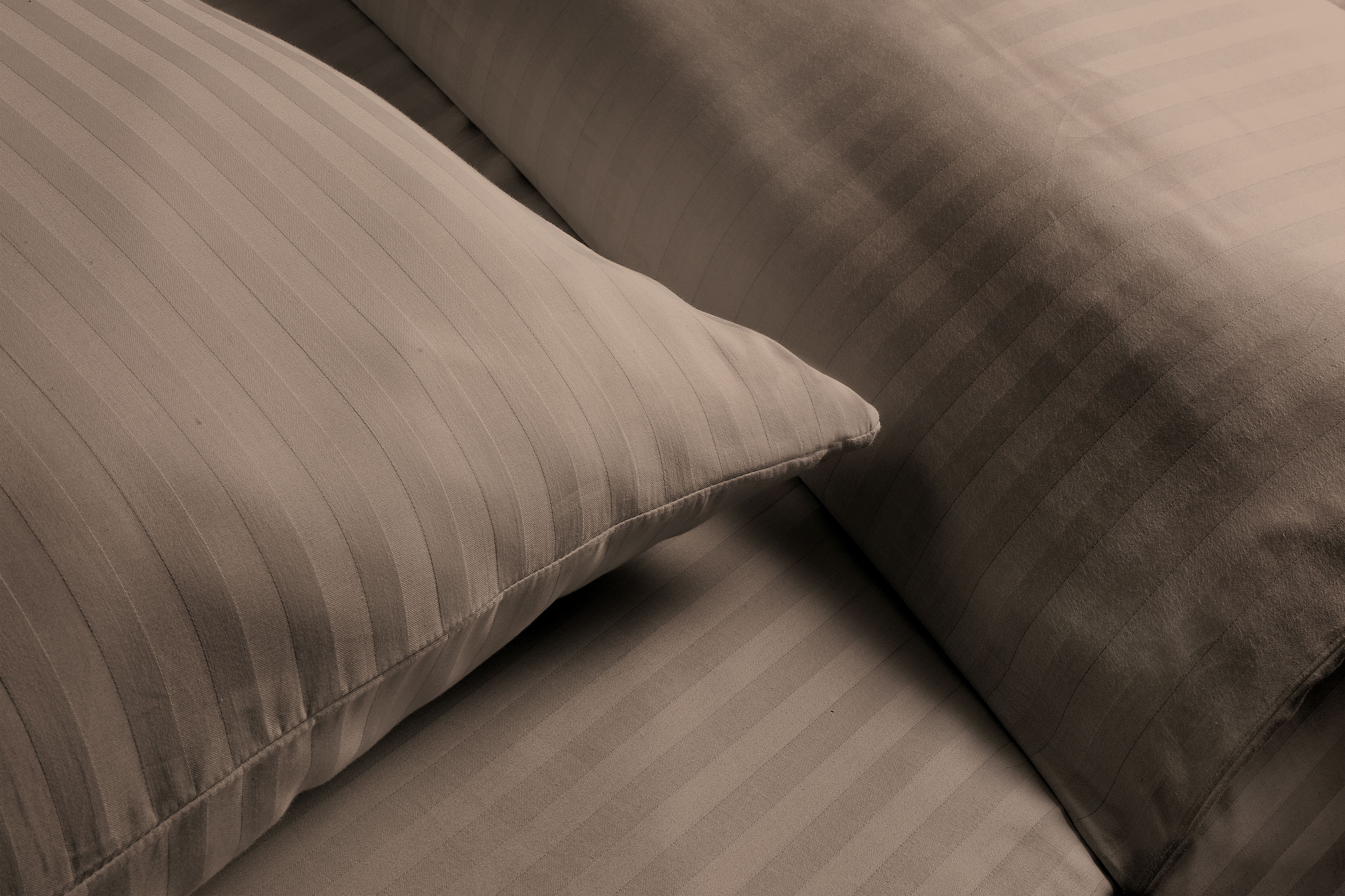 Bettwäsche Valerina 125-FR Braun 140cm x 200cm Bettwäsche Valerina 125-FR Braun 140cm x 200cm