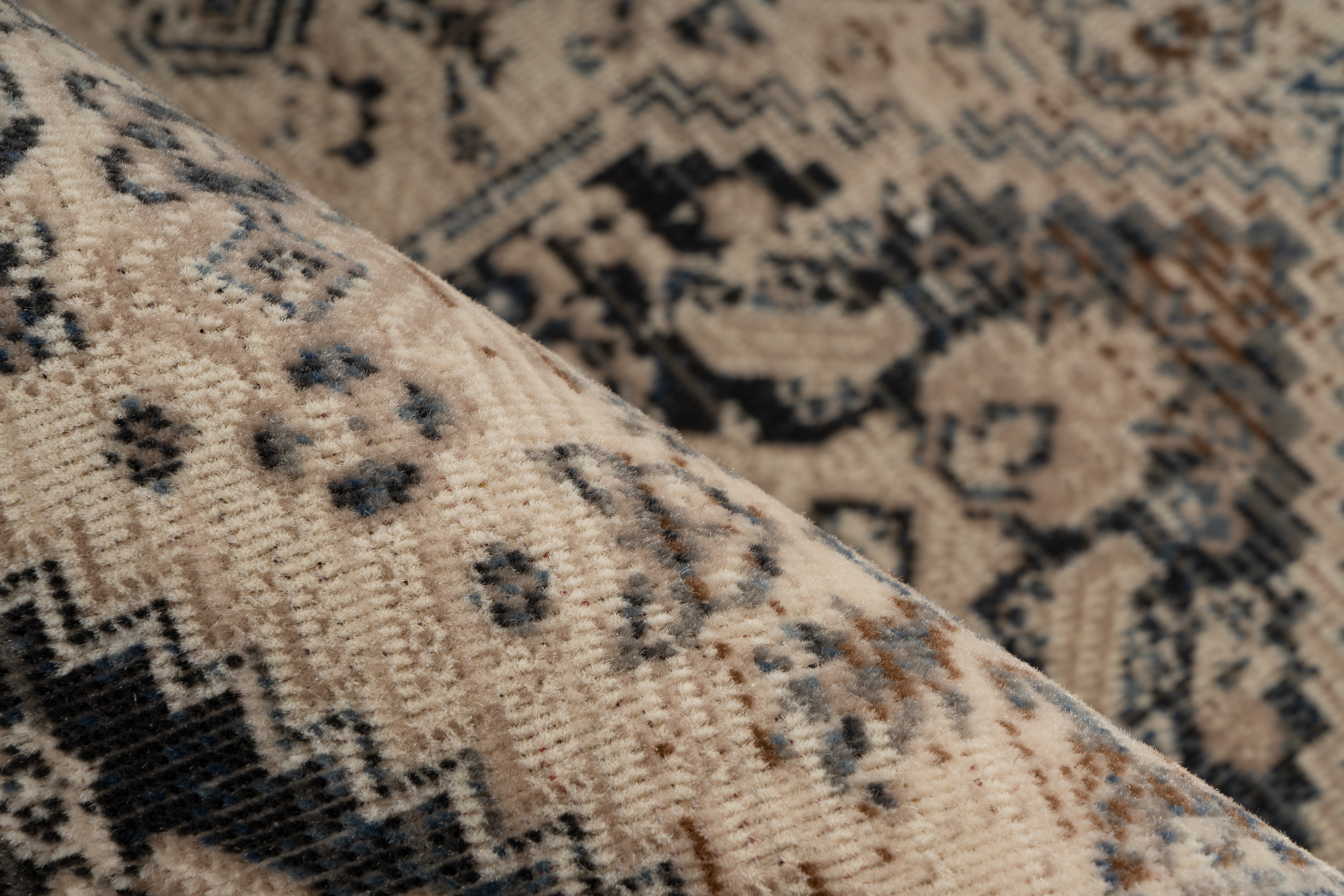 Charu 400-IN Blau 160cm x 230cm Charu 400-IN Blau 160cm x 230cm
