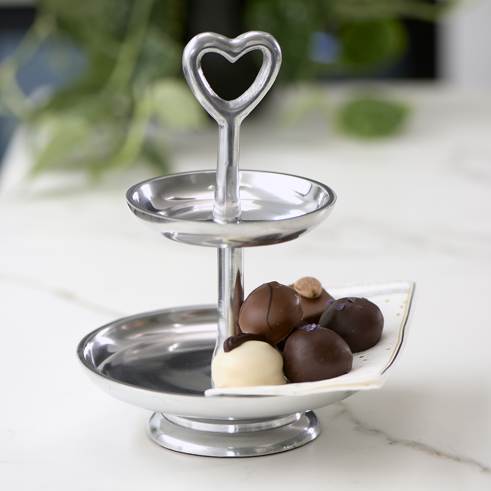 Lovely Heart Etagere