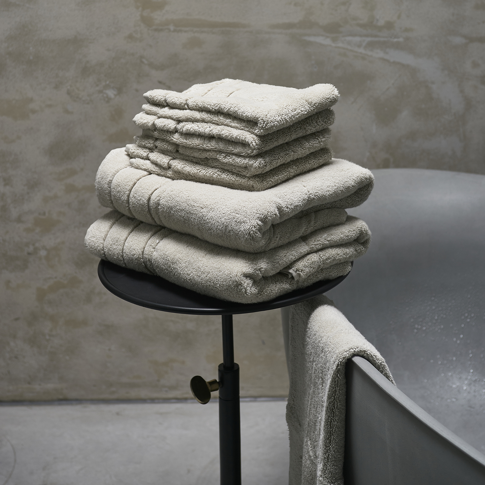 RM Hotel Washcloth stone 