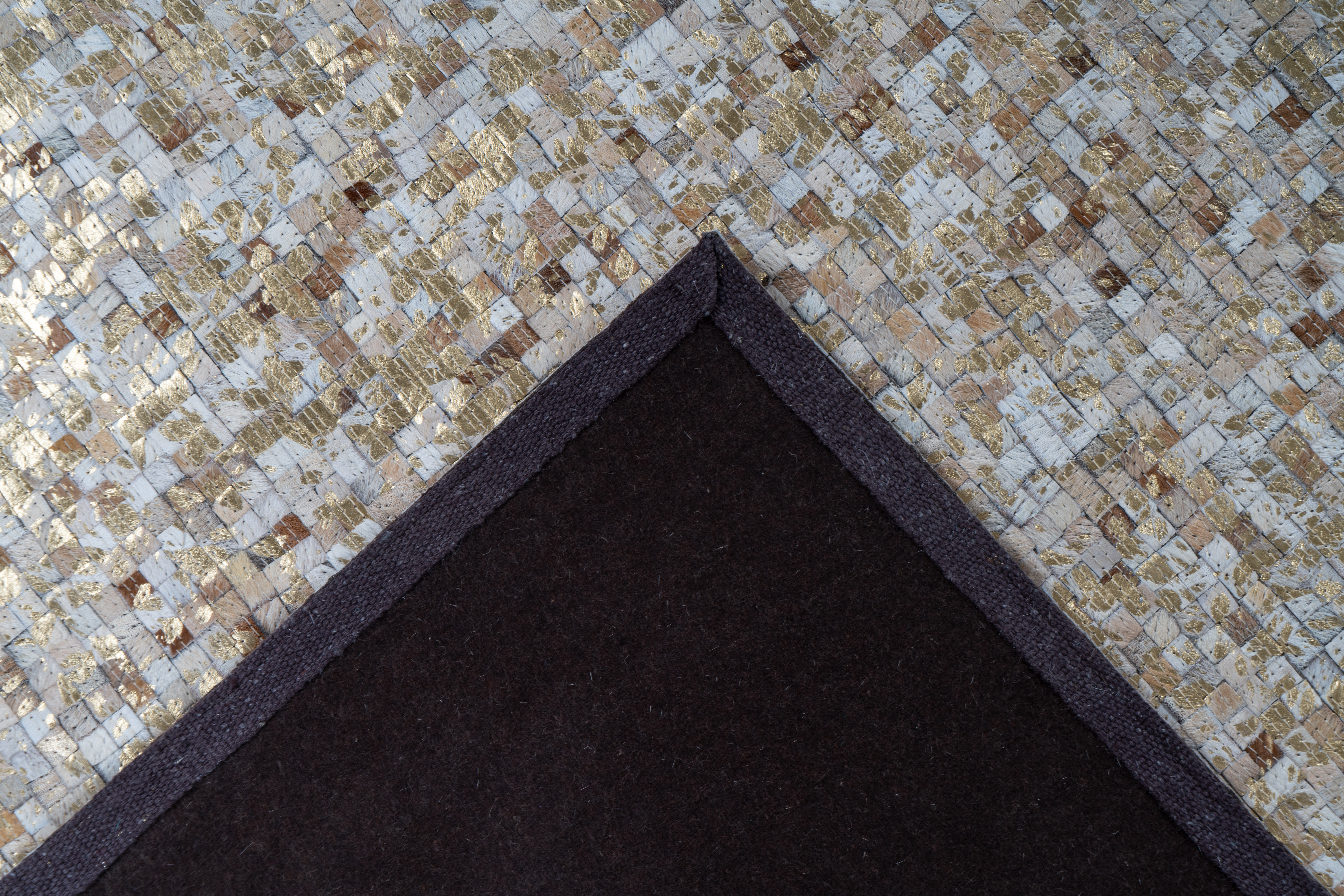 Finish 100 Beige / Gold Finish 100 Beige / Gold