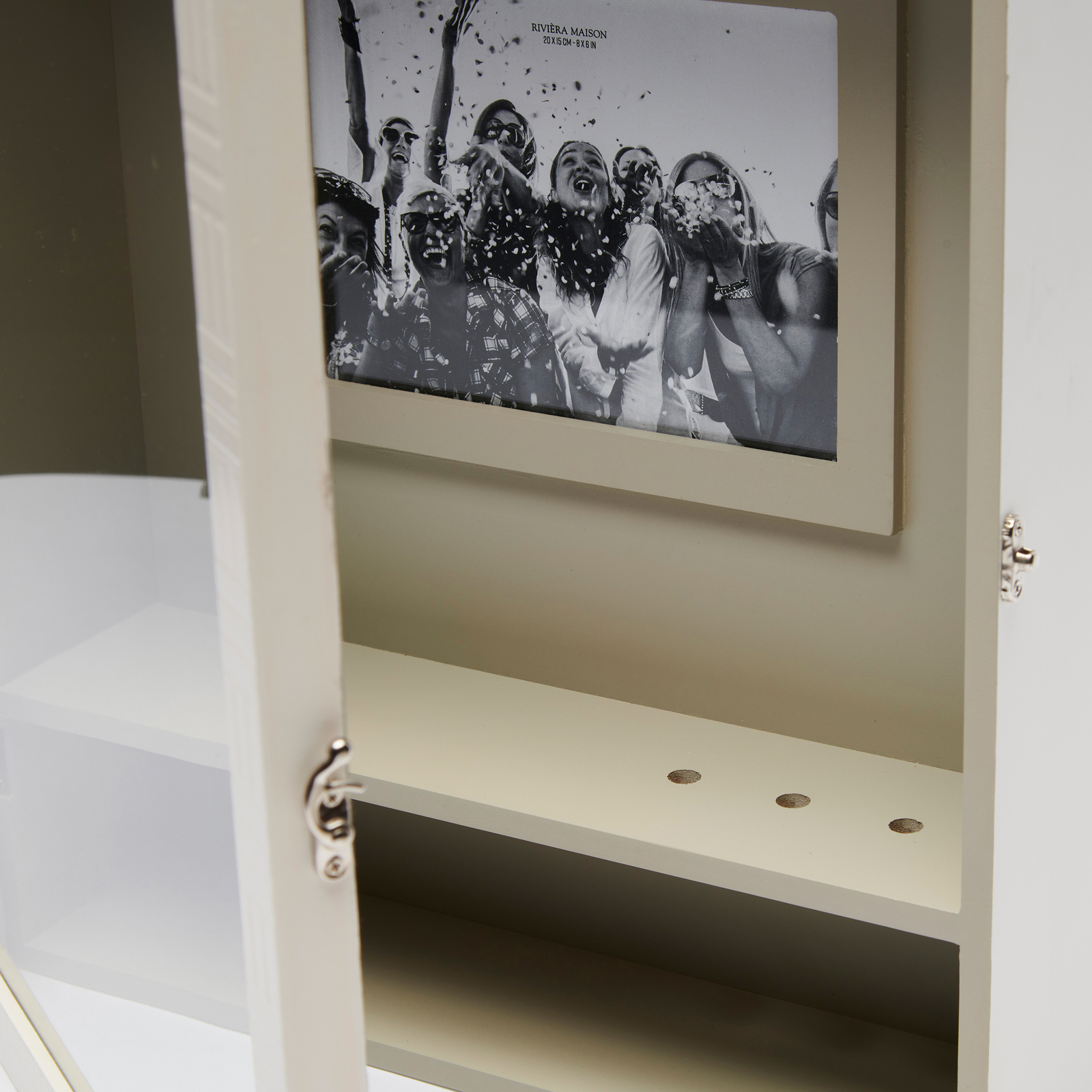 RM Photo Frame Cabinet