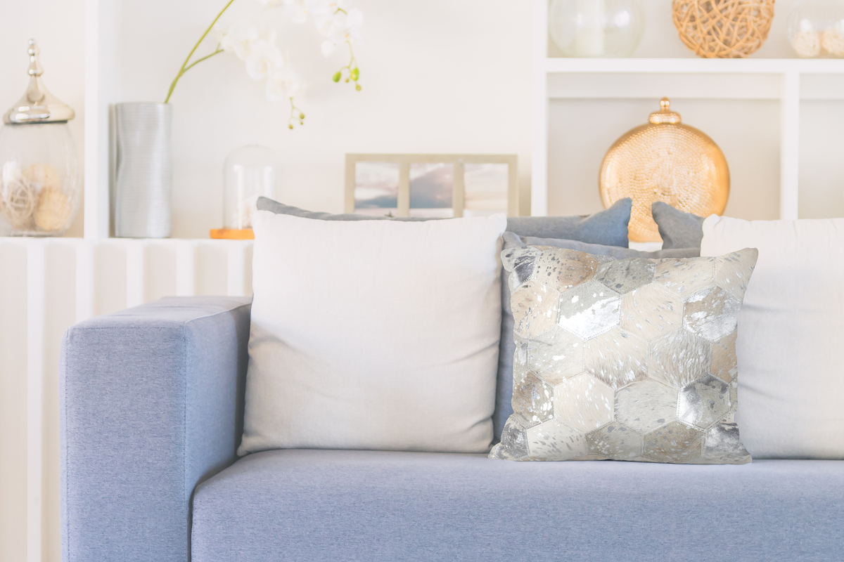 Spark Pillow 210 Grau / Silber Spark Pillow 210 Grau / Silber
