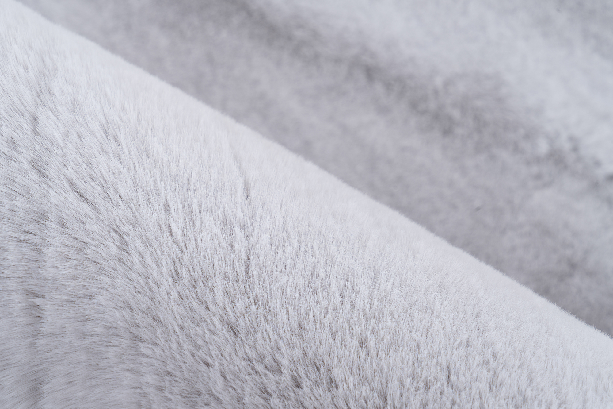 Saika 100-IN Grau / Weiß 160cm x 230cm Saika 100-IN Grau / Weiß 160cm x 230cm