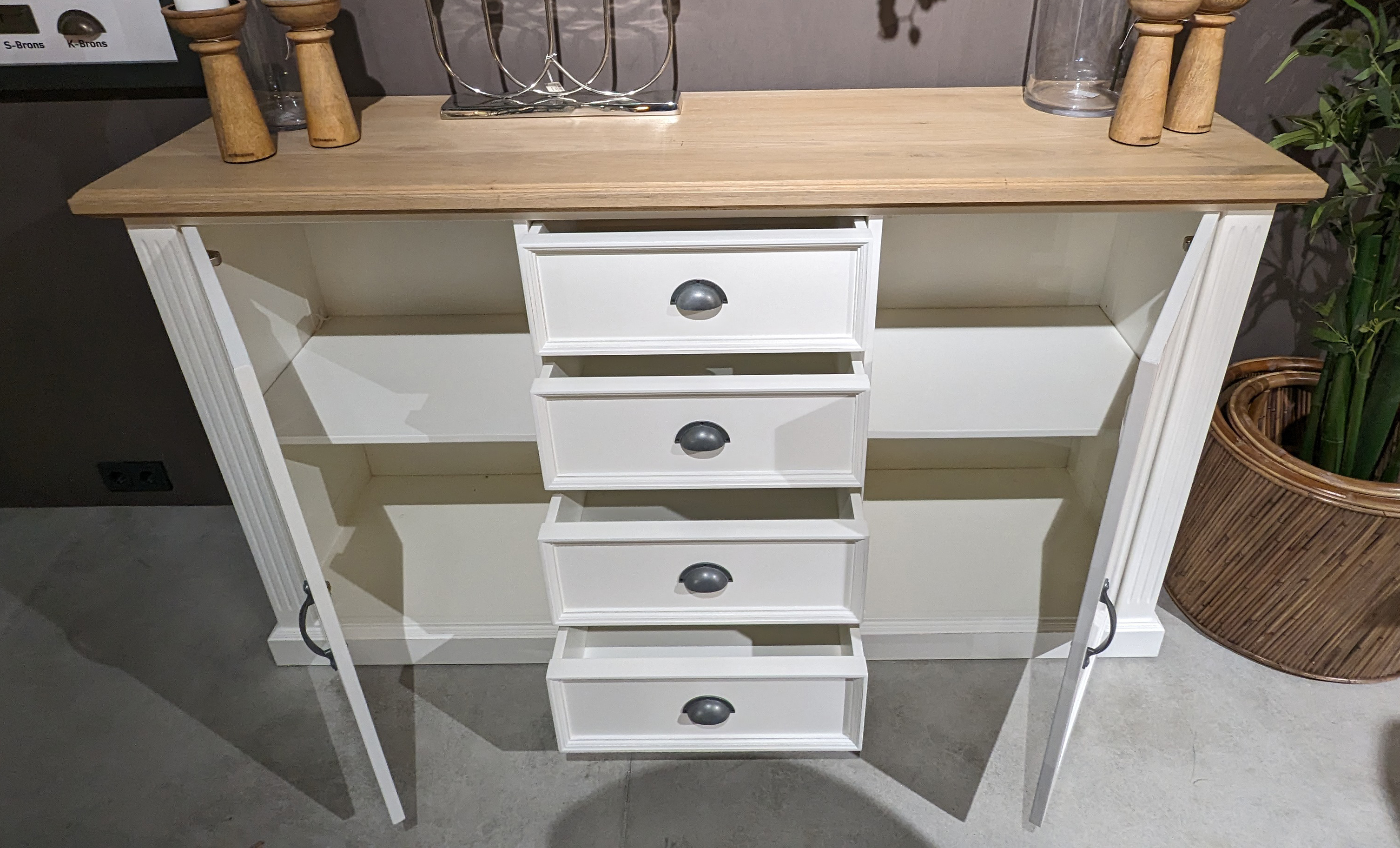 XO Interiors Anrichte Chick Landhaus Sideboard Schrank Wohnzimmerschrank Wohnzimmer