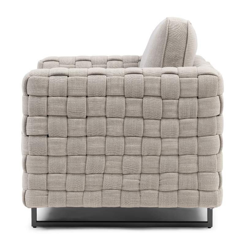 Room 48 Armchair, mouliné linen, fabulous flax Room 48 Armchair, mouliné linen, fabulous flax
