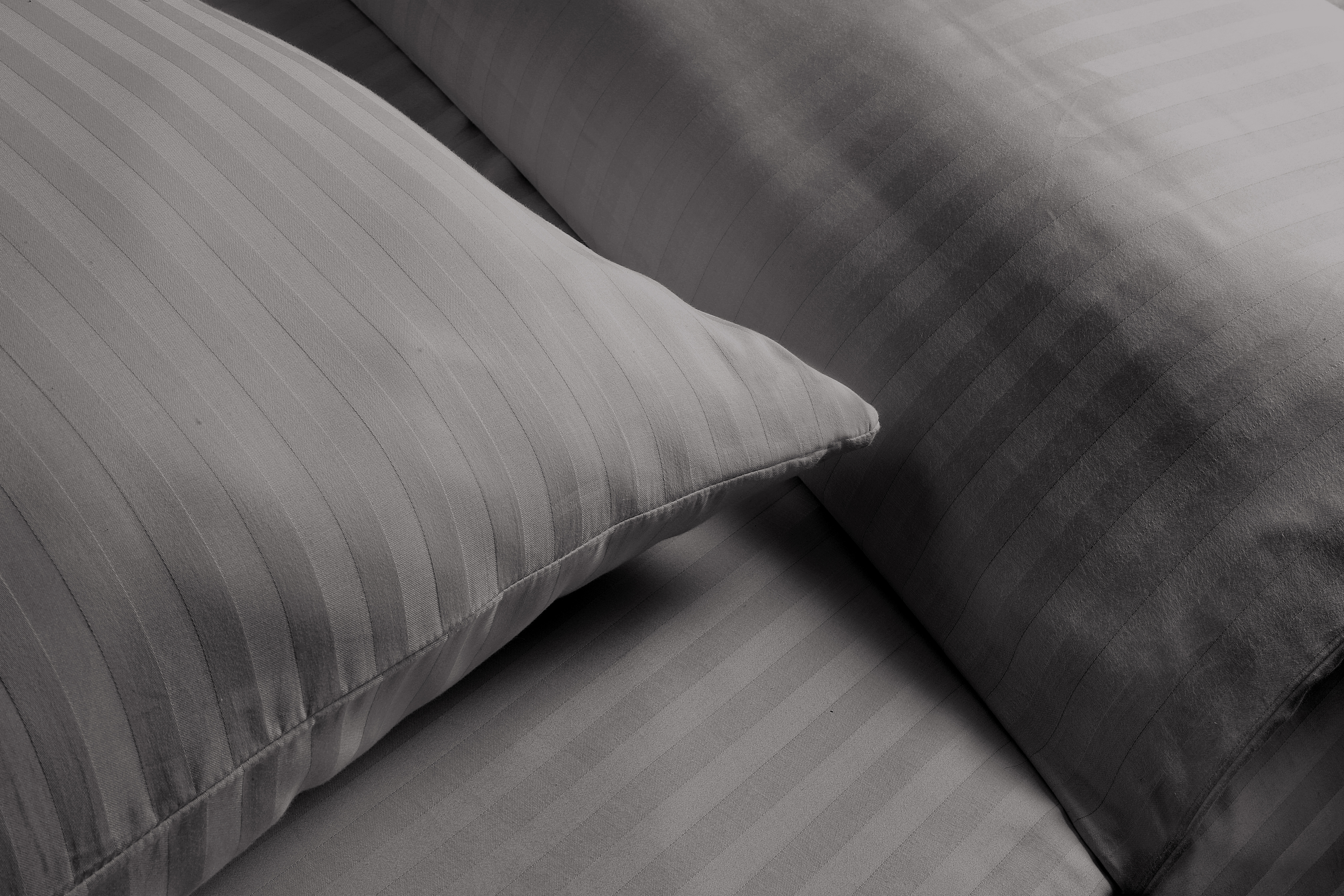 Bettwäsche Valerina 125-DE Grau 155cm x 220cm Bettwäsche Valerina 125-DE Grau 155cm x 220cm