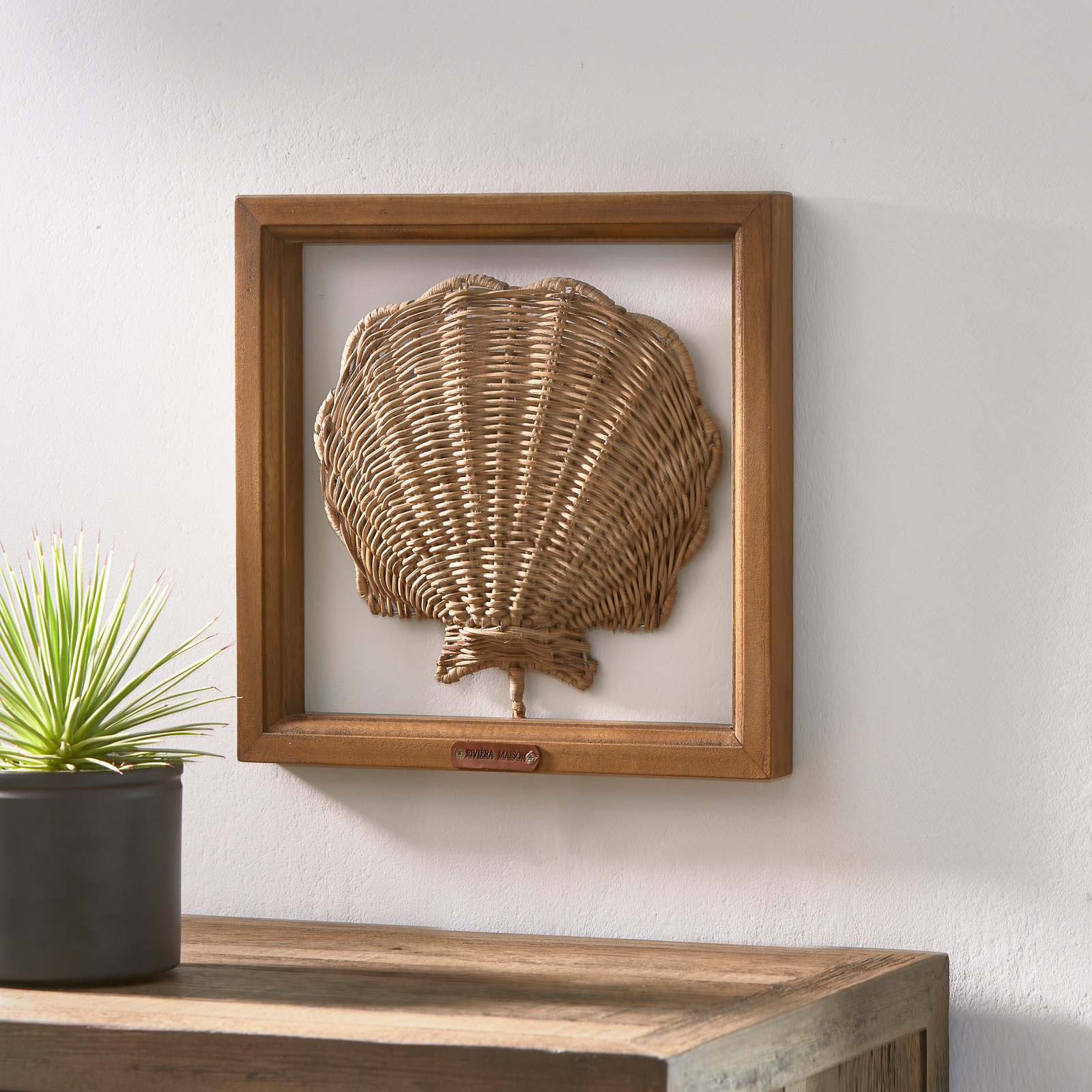 Rustic Rattan Shell Wall Decoration