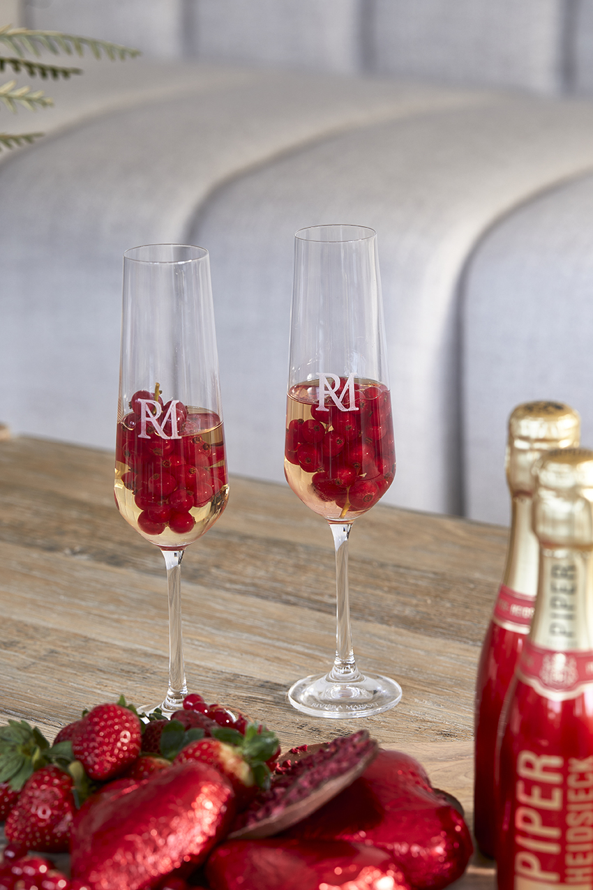 RM Monogram Bubbles Glass