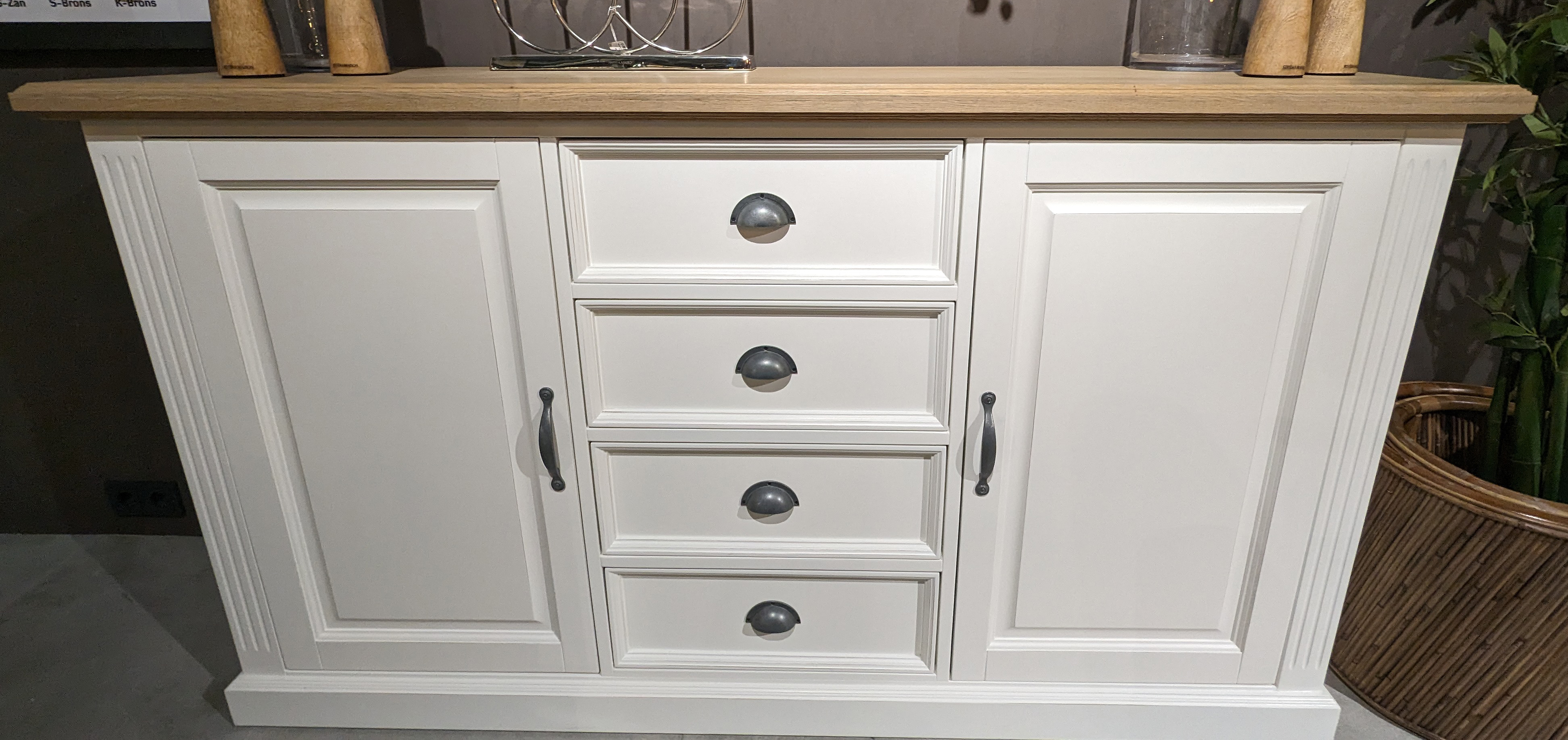 XO Interiors Anrichte Chick Landhaus Sideboard Schrank Wohnzimmerschrank Wohnzimmer